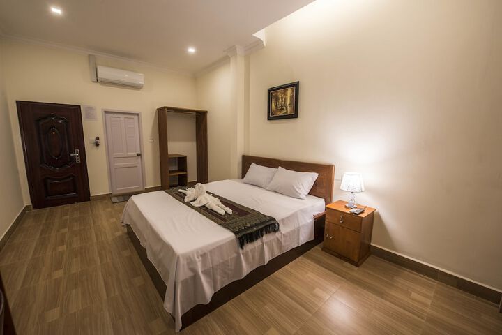 Room 6 of 20