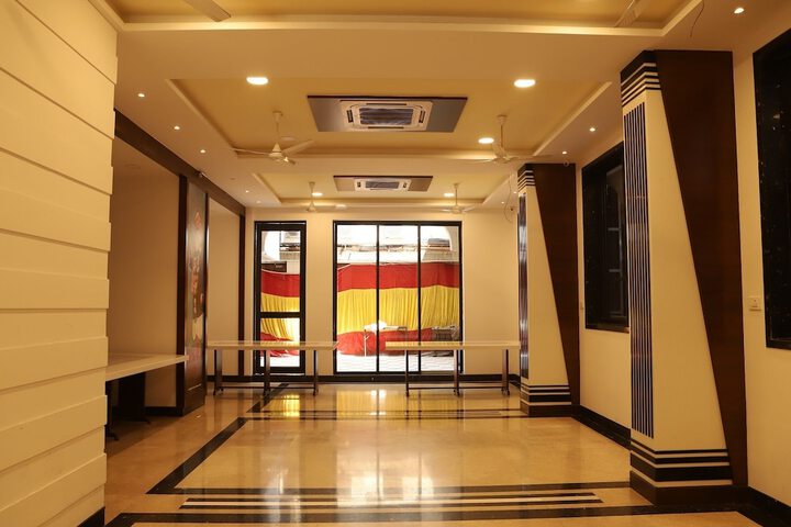 Hotel 2 of 171