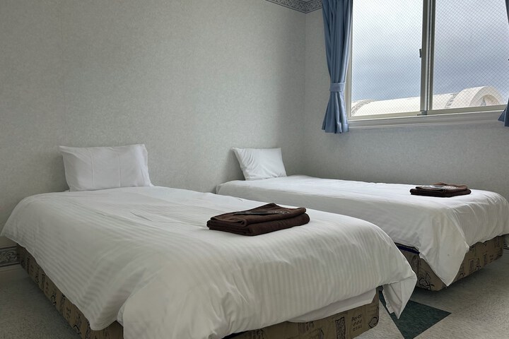 Room 14 of 82