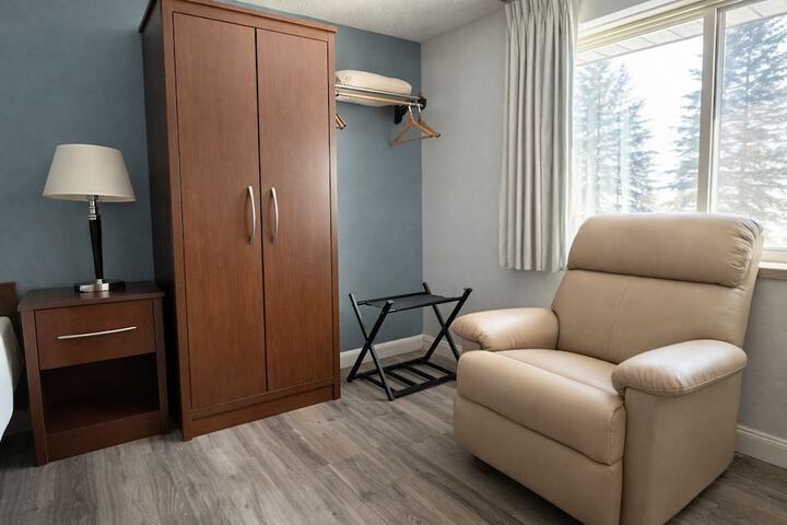 Room 13 of 21