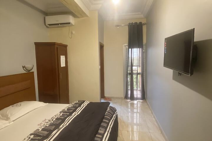 Room 3 of 21