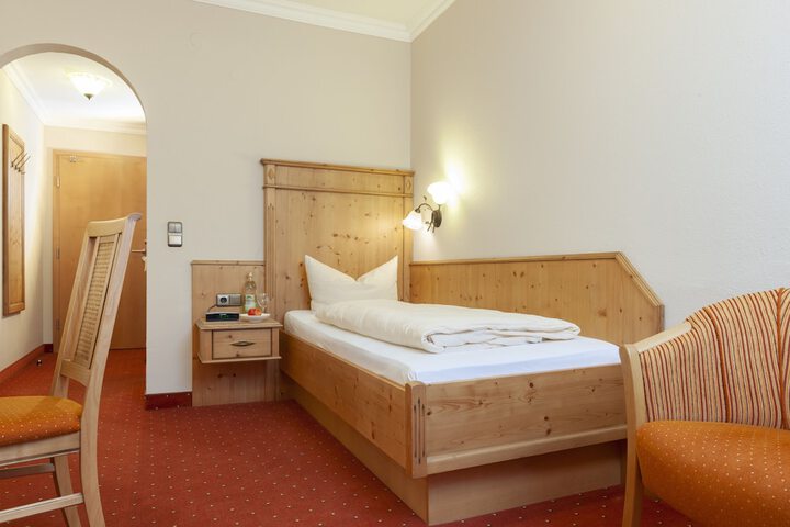 Room 8 of 63