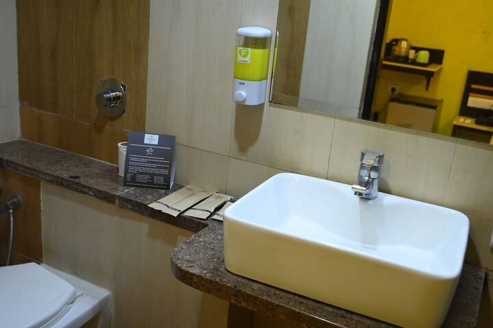 Room 10 of 20
