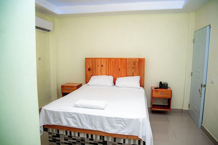 Room 10 of 23