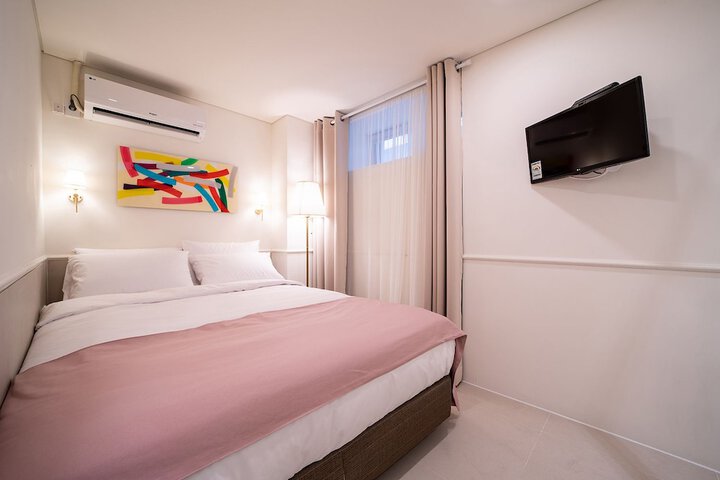 Room 6 of 96