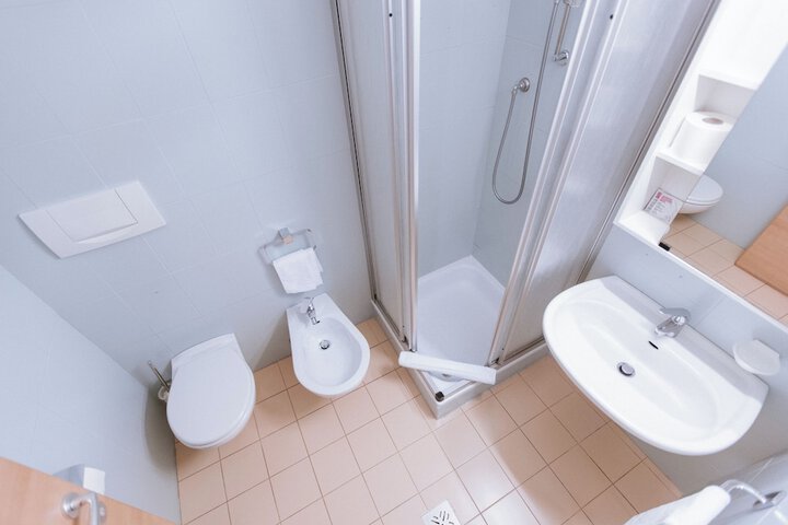 Room 45 of 73