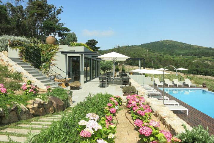 Hotel Exterior 83 of 95