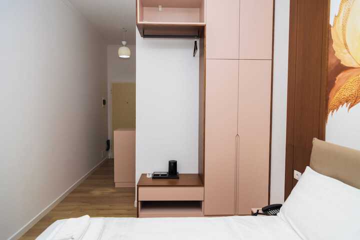 Room 72 of 120