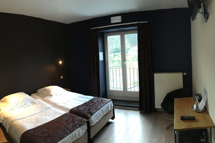 Room 2 of 29