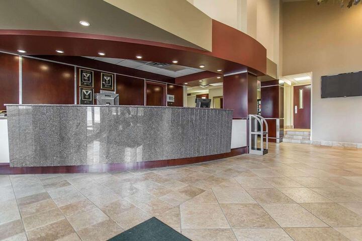 Entrance & Lobby