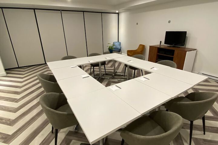 Business Center 51 of 60
