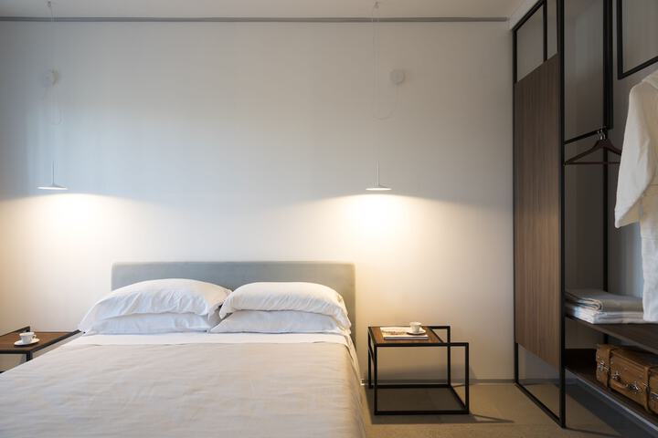 Room 14 of 160