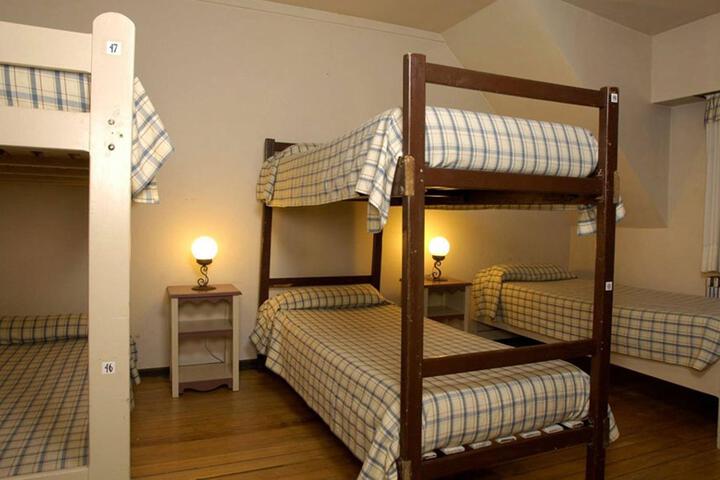 Room 2 of 10