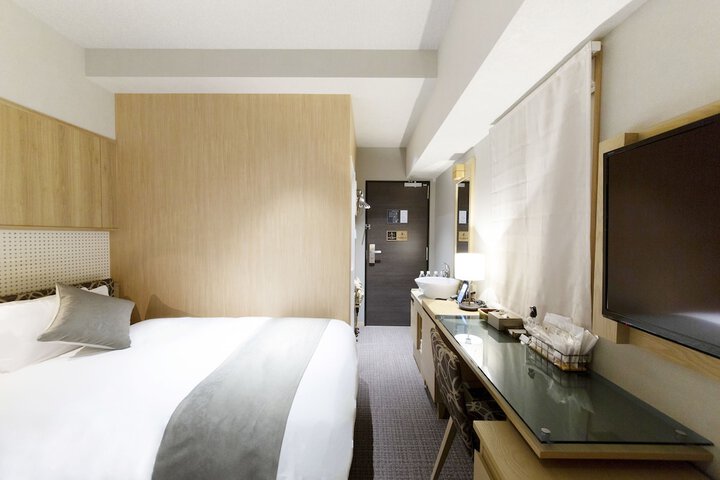 Room 12 of 62