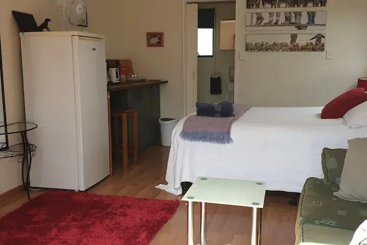 Room 2 of 9