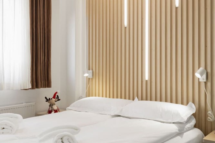 Room 30 of 75