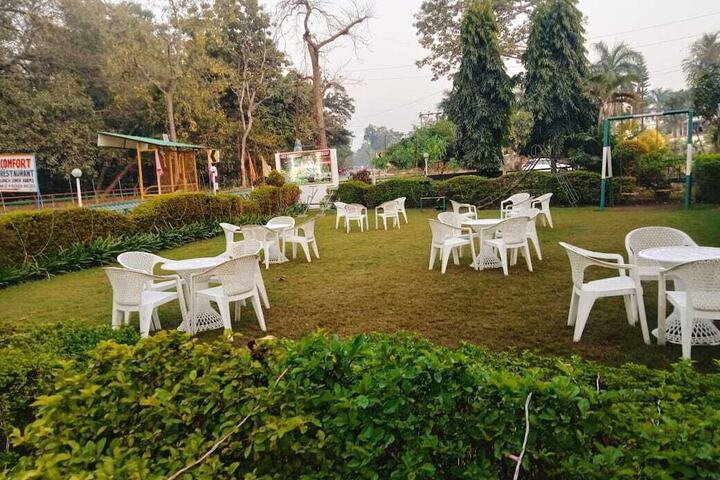 Hotel Exterior 68 of 94