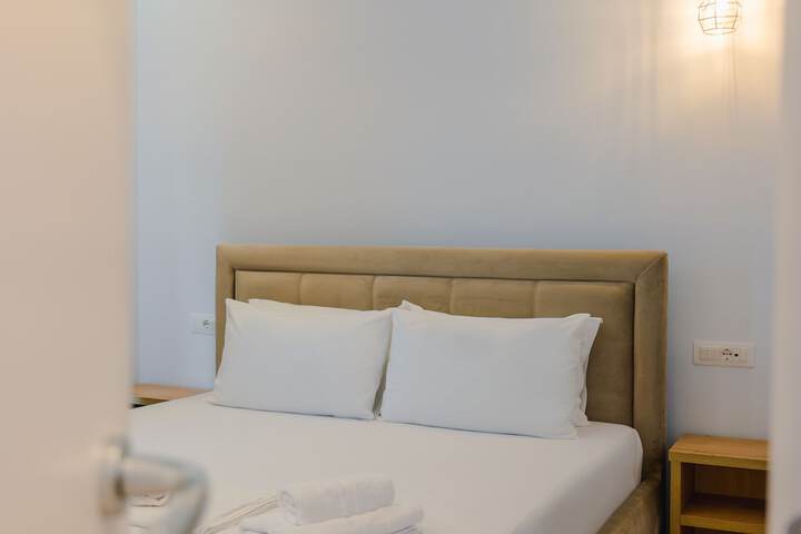 Room 15 of 30