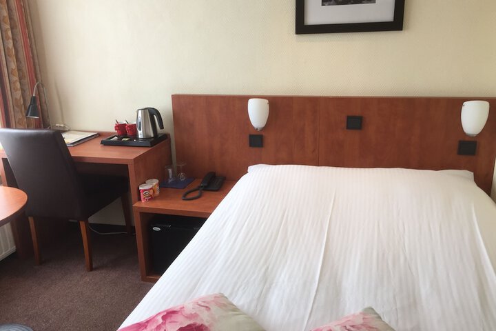 Room 11 of 45