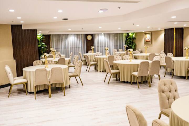 Dining 70 of 81