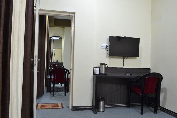 Room 16 of 42