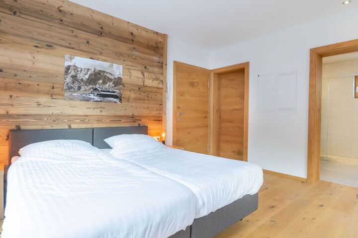 Room 10 of 40