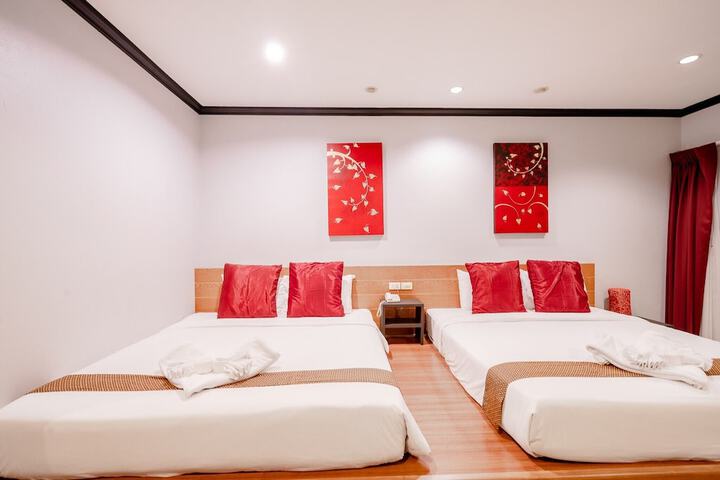 Room 4 of 35