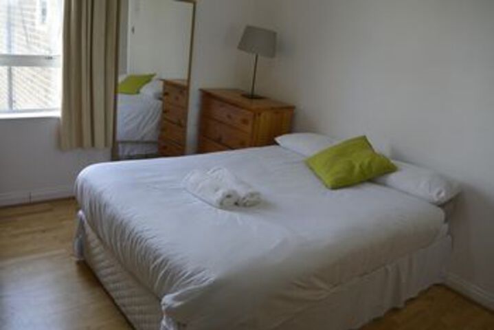Room 6 of 10