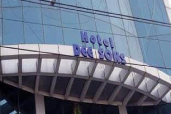 OYO Hotel Dee Sons