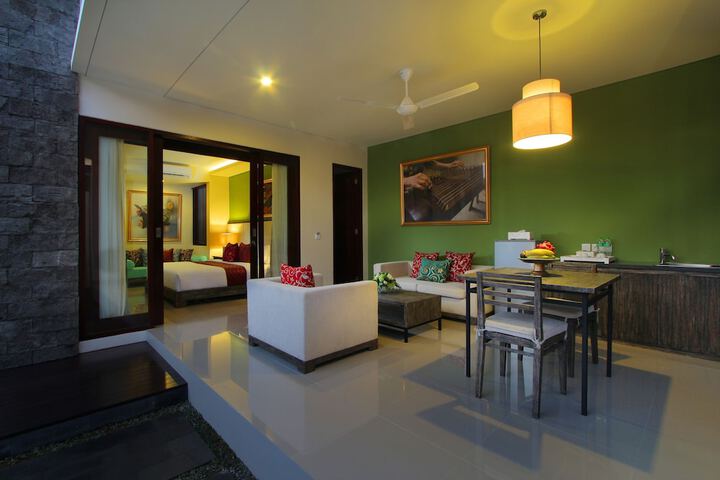 Room 10 of 46