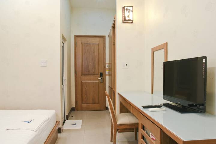 Room 11 of 36