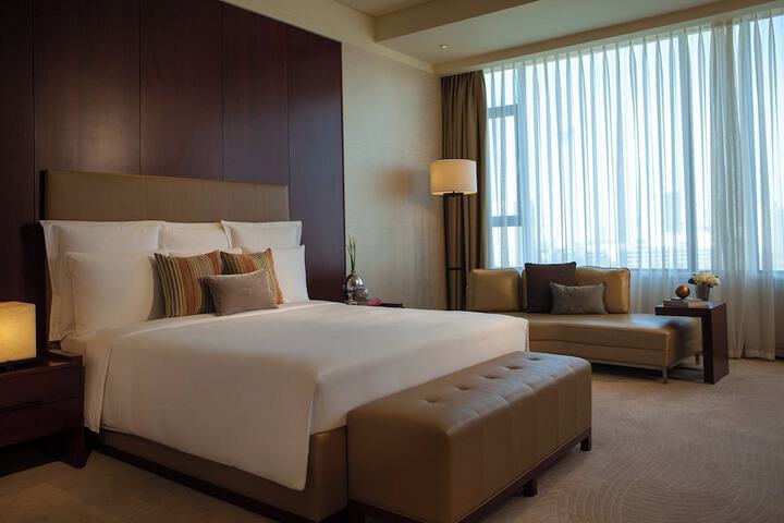 Room 13 of 78