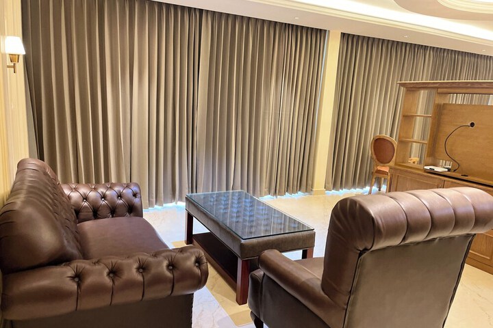Room 35 of 96