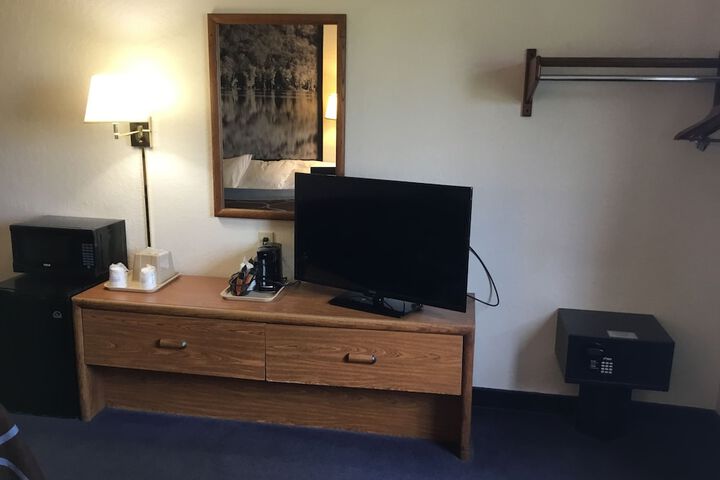 Room 11 of 52