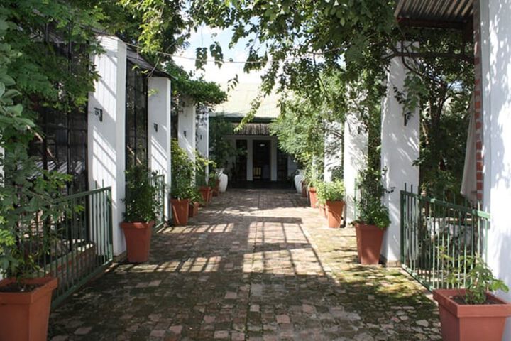 Hotel Exterior 5 of 14