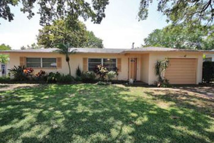 Exterior of RELAX IN RETRO 2 BR HOME BY REDAWNING