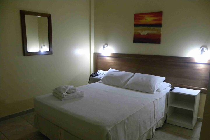 Room 40 of 77