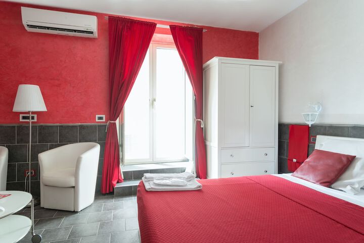 Room 28 of 67