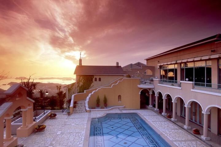 Pool Hotel