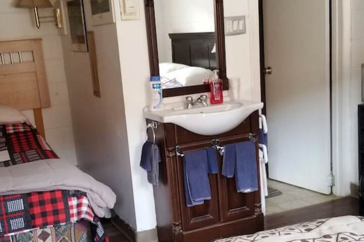 Room 3 of 47