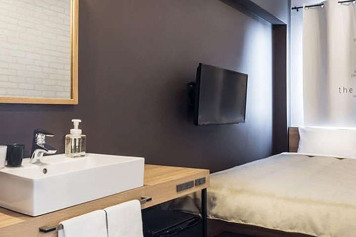 Room 15 of 42
