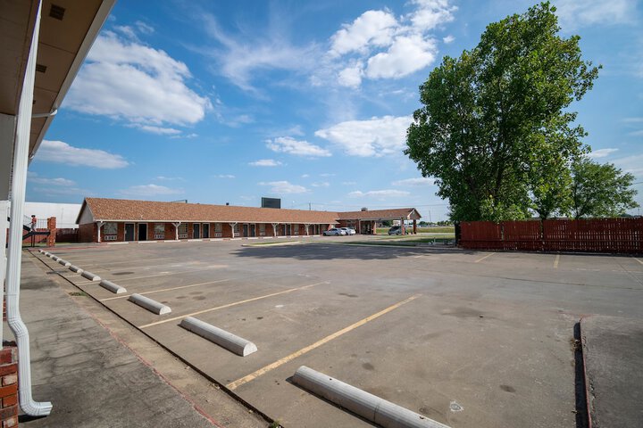 Property Grounds 30 of 41