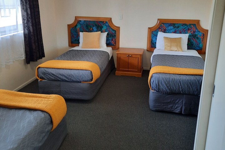 Room 15 of 37