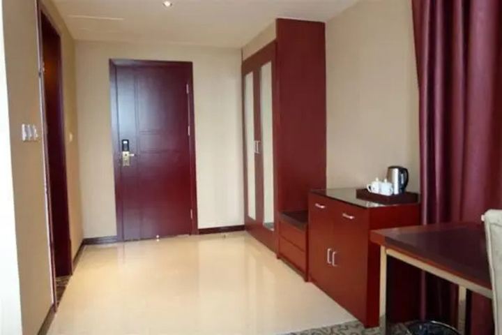 Room 2 of 18