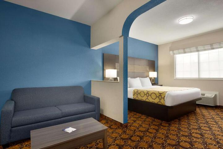 1 King Bed Suite (3 of 4)