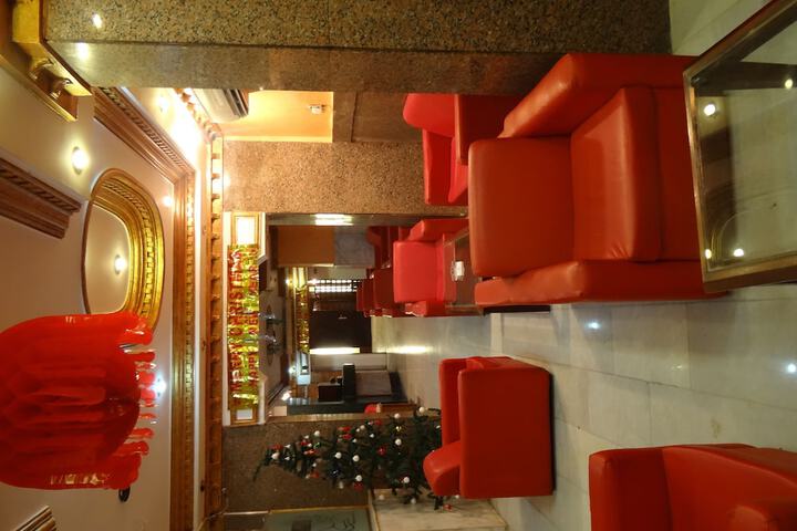 Lounge 16 of 16