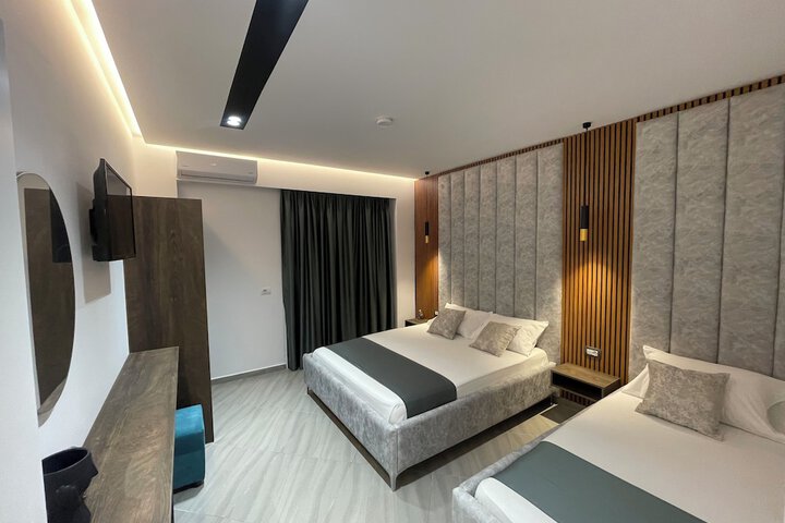 Room 2 of 43