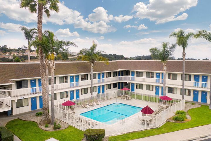 Pool Hotel