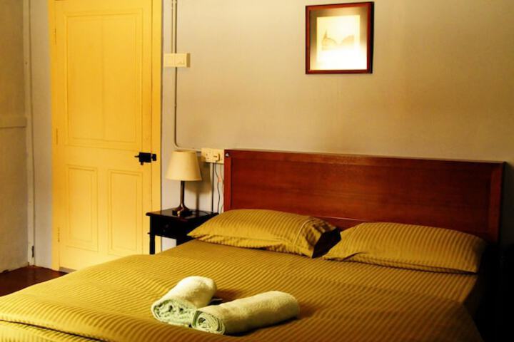 Room 2 of 46