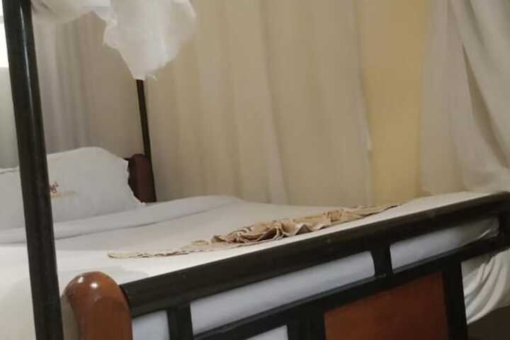 Room 5 of 19